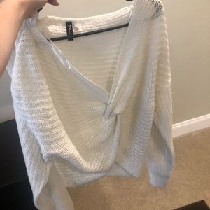 CUTE WHITE CROSSED SWEATER